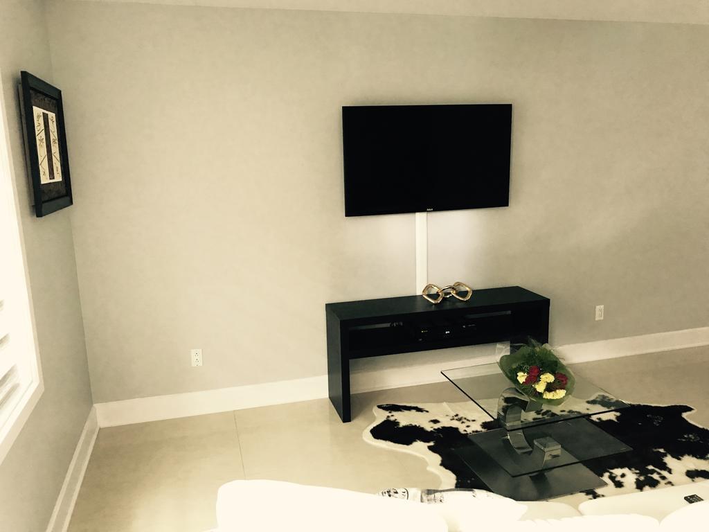 Luxury Two Story Villa Unit D Laval Esterno foto