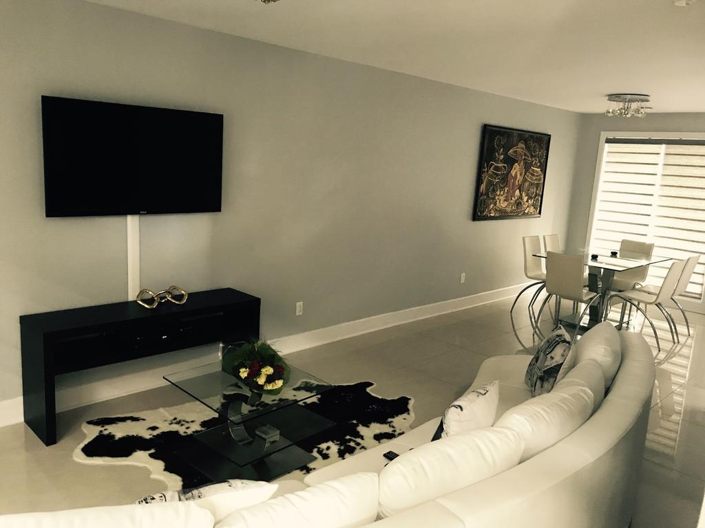 Luxury Two Story Villa Unit D Laval Esterno foto