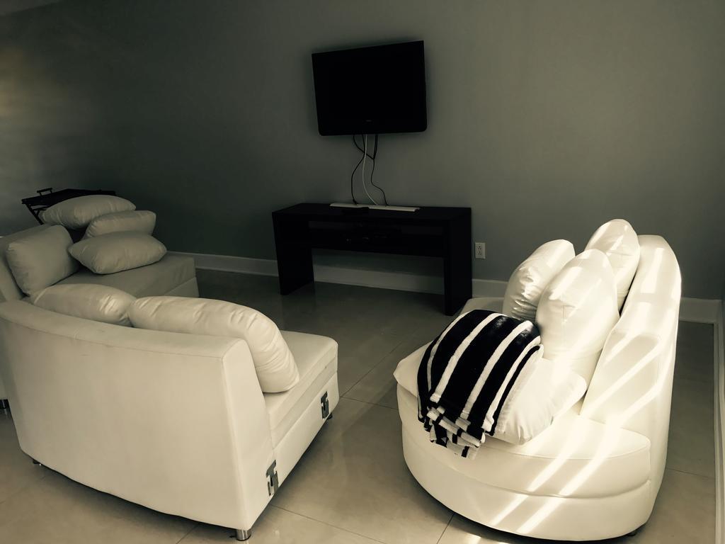 Luxury Two Story Villa Unit D Laval Esterno foto