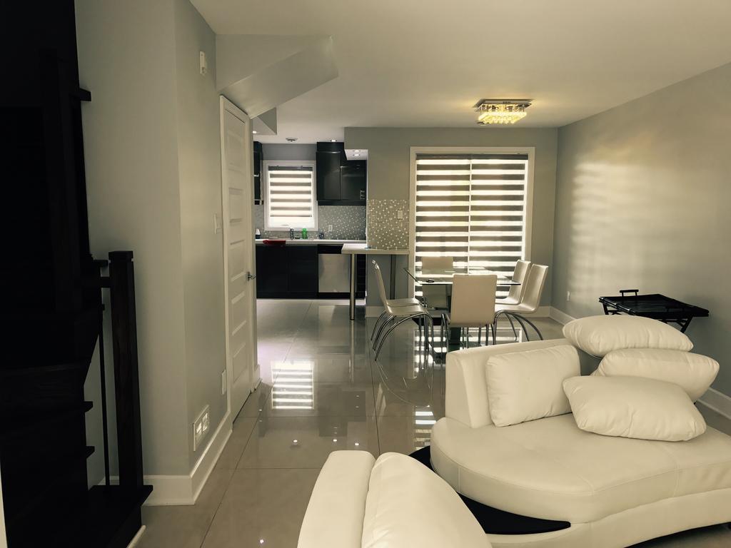 Luxury Two Story Villa Unit D Laval Esterno foto