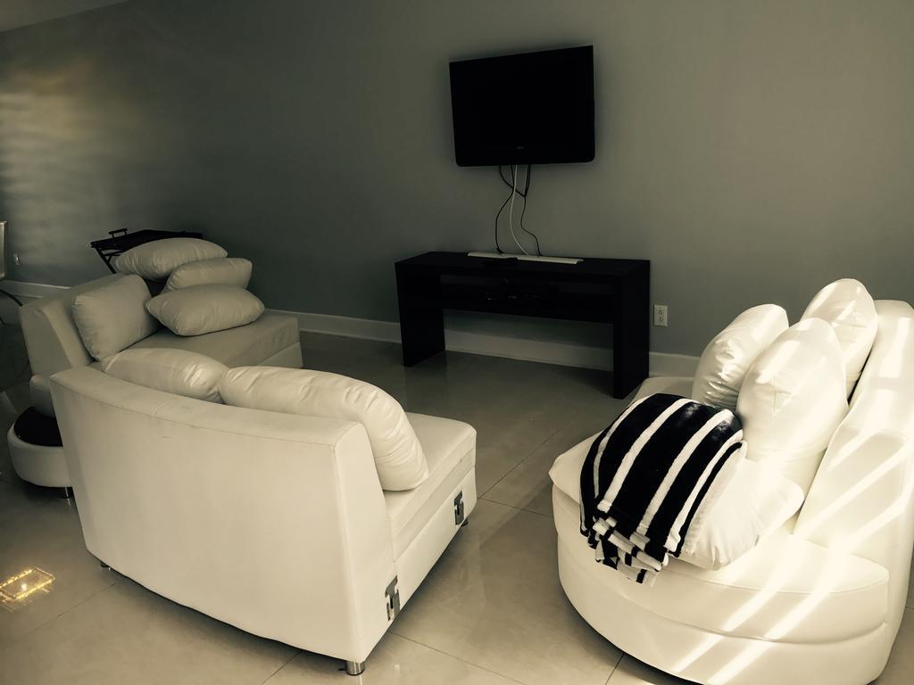 Luxury Two Story Villa Unit D Laval Esterno foto